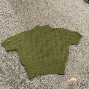 green knitted sweater short sleeve crop top